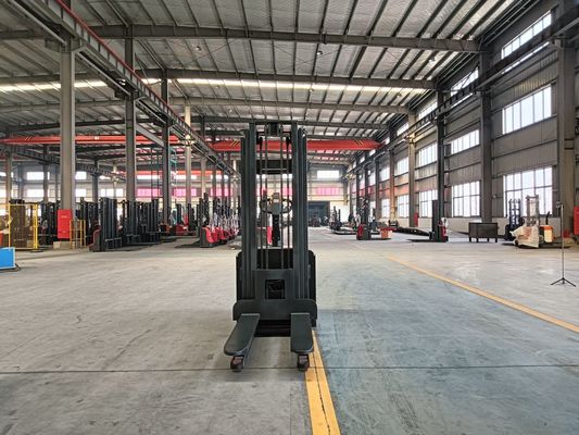 Electric Pallet Stacker with 2000kg Load Capacity and 5.5m Lift Height using AC Motor